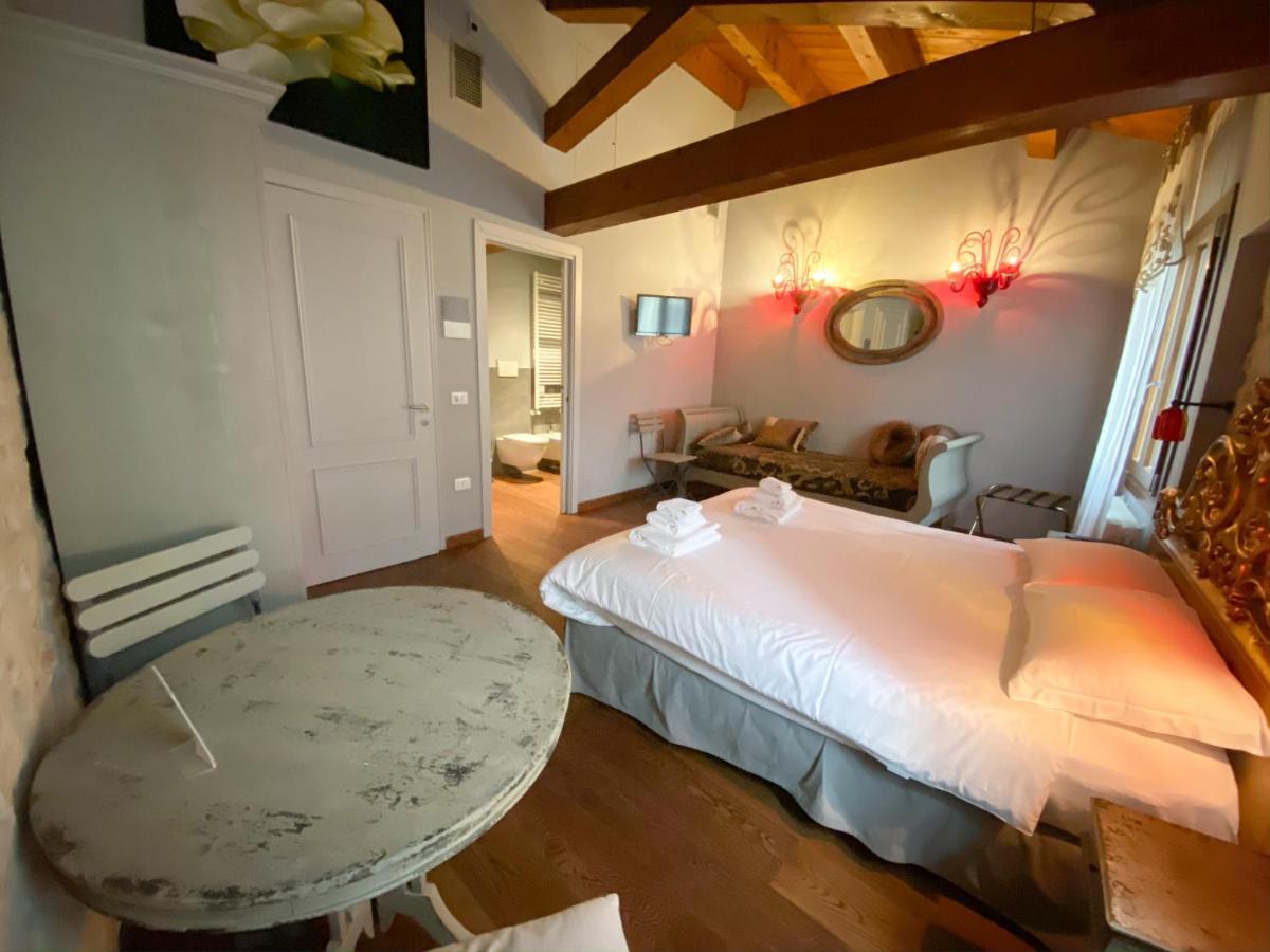 Rosso Charm 3* Venezia