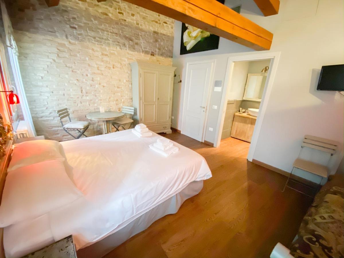 Rosso Charm Bed & Breakfast Venezia